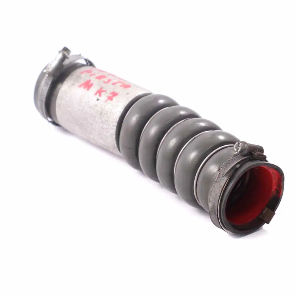 Ladeluft kühler Ansaugschlauch Rohr für Ford Fiesta MK7 1.6 TDCI Turbo mit Teilenummer 1547330 Ford Fiesta MK7 1.6 TDCI Turbo Ladeluft kühler Ansaugschlauch Rohr - SKU 1547330 - Teilenummer 1547330