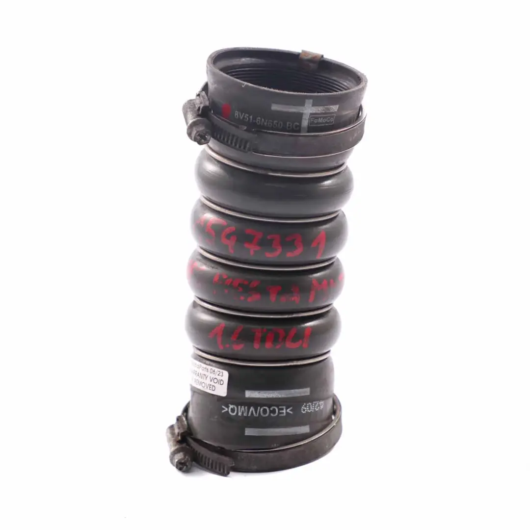 Tubo admisión de aire del intercooler 8V516N650BC para Ford Fiesta MK7 1.6 TDCI Turbo con número de pieza 1547331 Ford Fiesta MK7 1.6 TDCI Turbo Tubo admisión de aire del intercooler 8V516N650BC - SKU 1547331 - Número de pieza 1547331