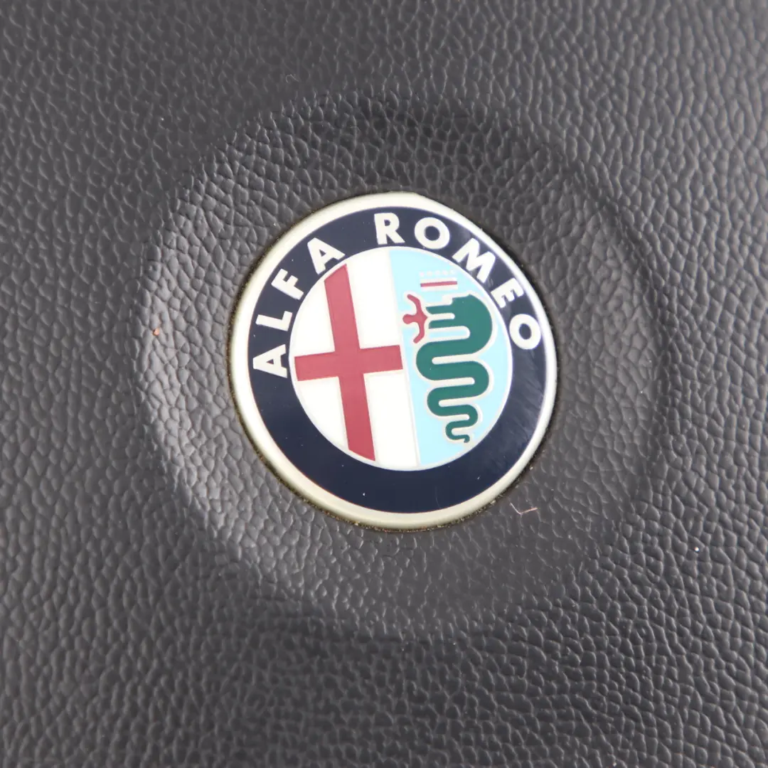 Steering Wheel Airbag Driver's Side Air Bag to Alfa Romeo 159 Brera with Part number 156061211 Alfa Romeo 159 Brera Steering Wheel Airbag Driver's Side Air Bag - SKU 156061211 - Part number 156061211