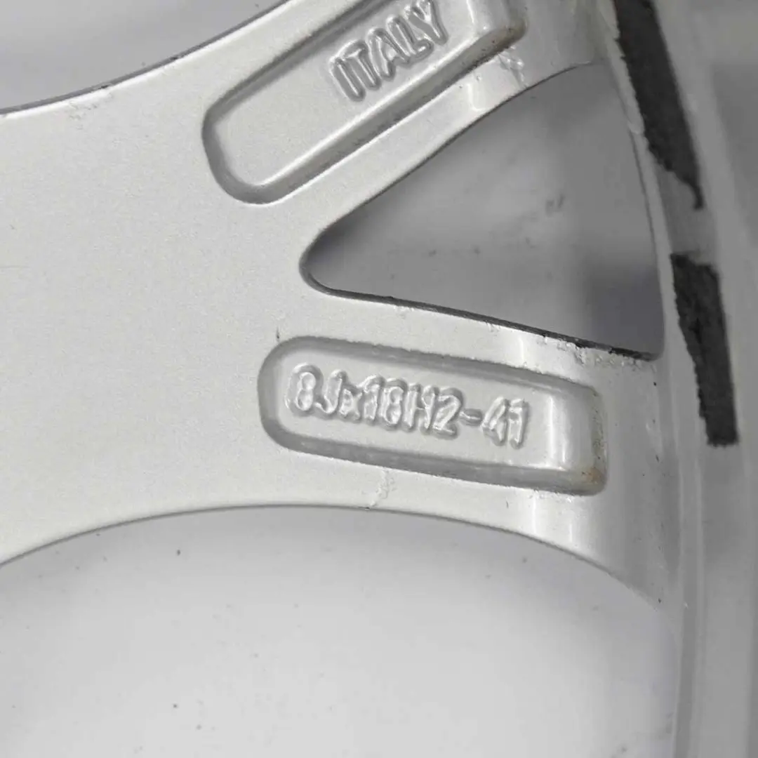 Cerchio in lega argento 18" 8J ET:41 per Alfa Romeo 159 Brera con numero di parte 156071309 Alfa Romeo 159 Brera Cerchio in lega argento 18" 8J ET:41 - SKU 156071309-1 - Numero di parte 156071309