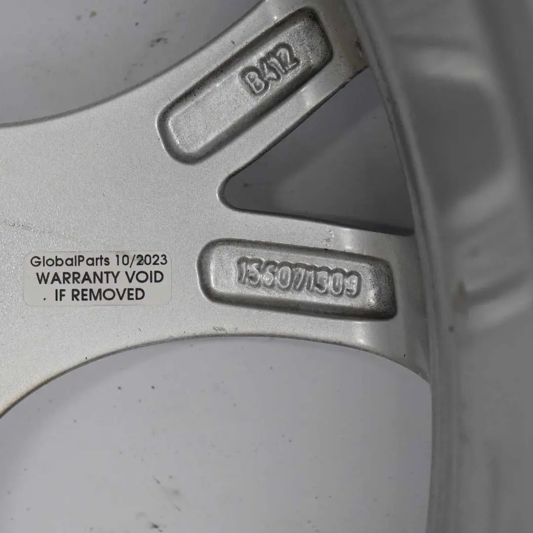 Cerchio in lega argento 18" 8J ET:41 per Alfa Romeo 159 Brera con numero di parte 156071309 Alfa Romeo 159 Brera Cerchio in lega argento 18" 8J ET:41 - SKU 156071309-2 - Numero di parte 156071309