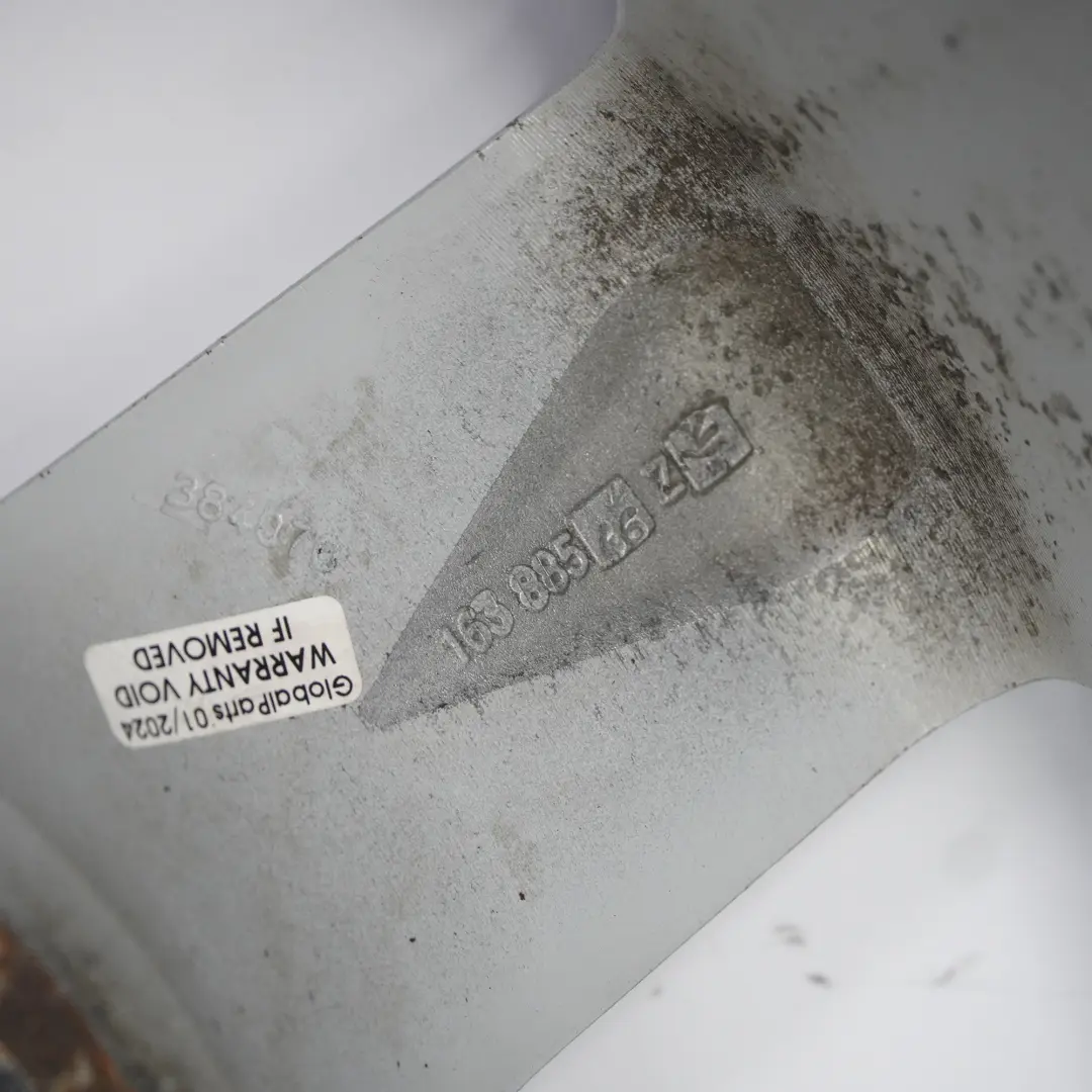 Llanta de aleación plateada 18" ET:46 8.5J para Mitsubishi Shogun Pajero con número de pieza 16388546Z2 Mitsubishi Shogun Pajero Llanta de aleación plateada 18" ET:46 8.5J - SKU 16388546Z2 - Número de pieza 16388546Z2