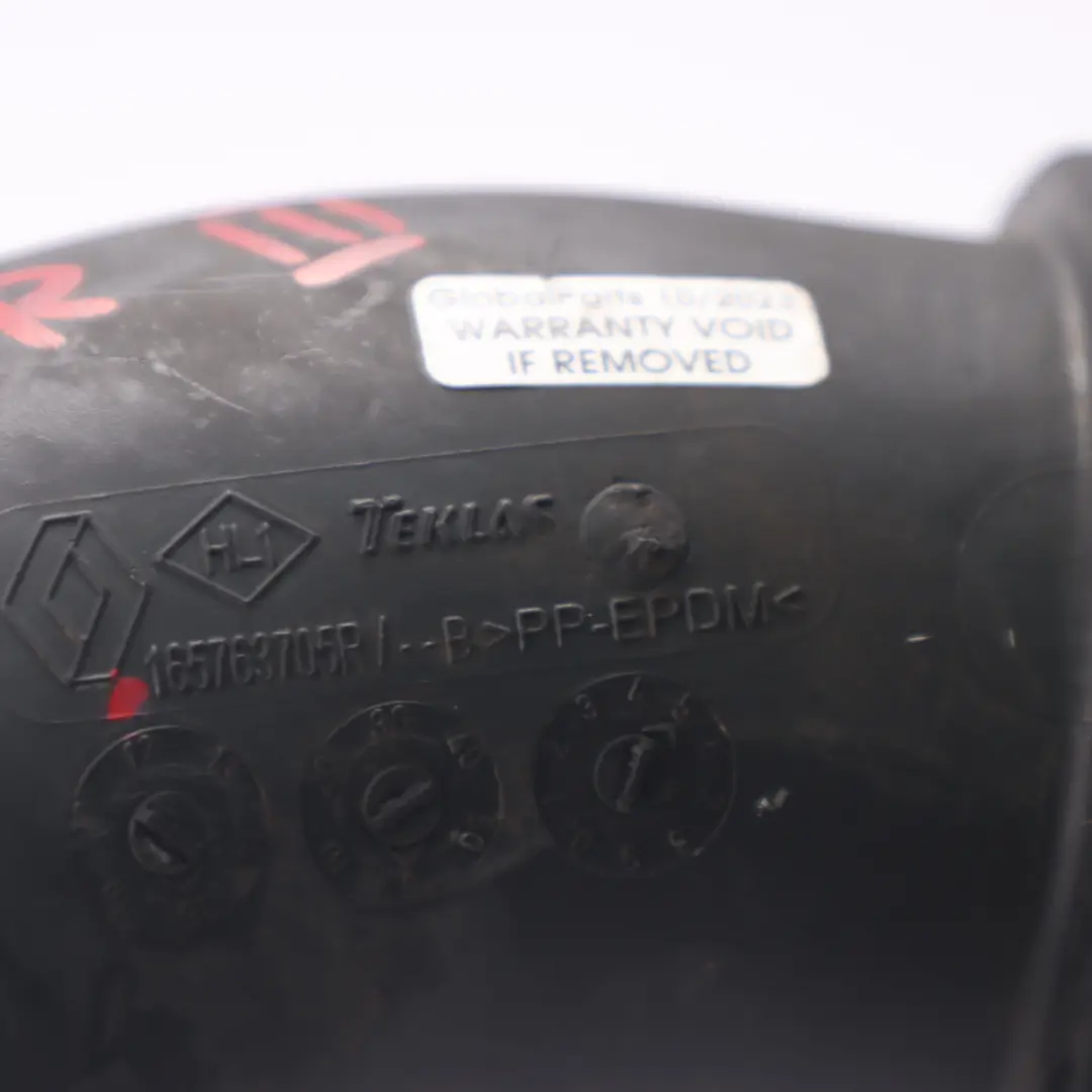 Tubo de admisión de aire y turbo para Renault Master III 2.3 DCI con número de pieza 165763705R Renault Master III 2.3 DCI Tubo de admisión de aire y turbo - SKU 165763705R - Número de pieza 165763705R