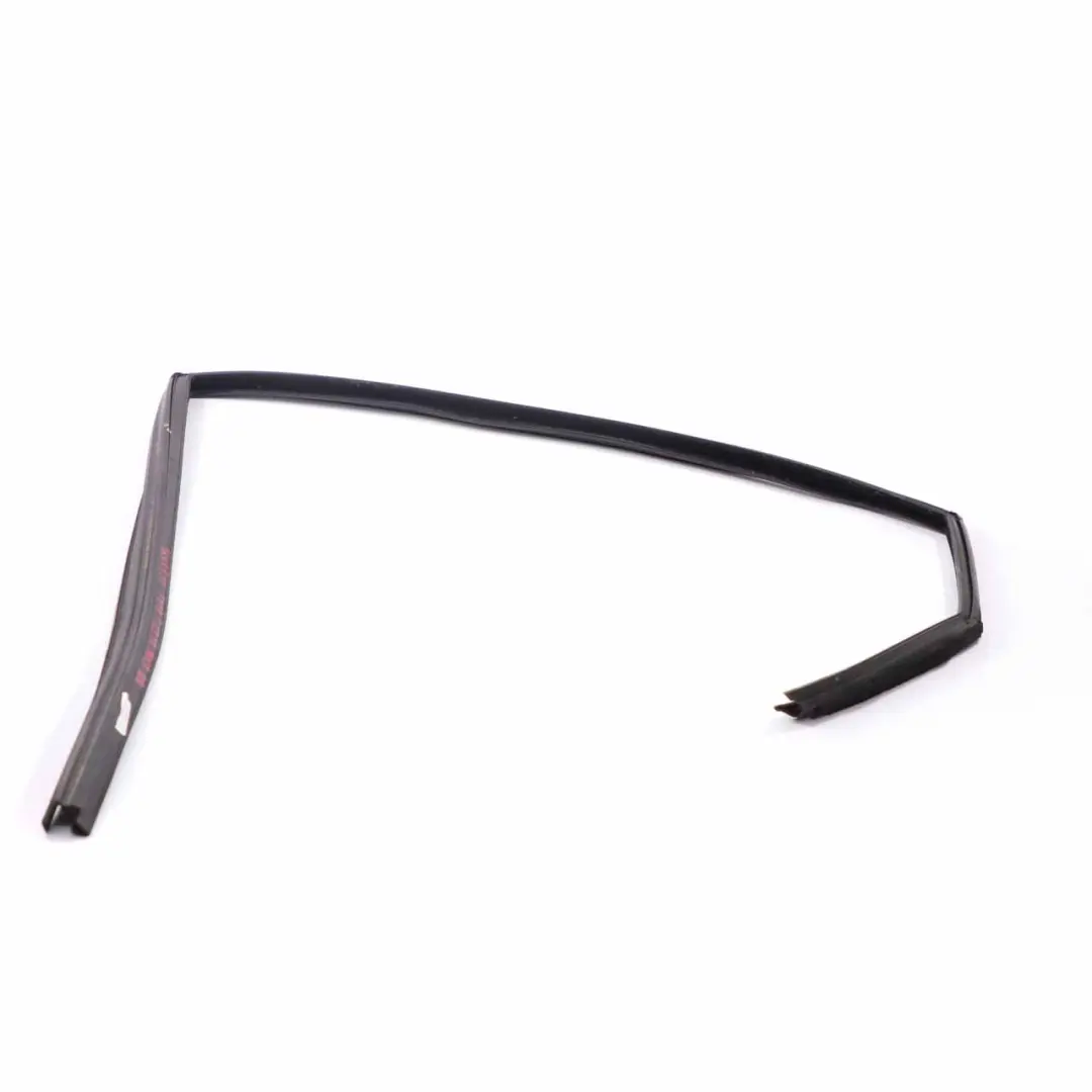 Brosse à vitre arrière droite Joint de vitre pour Ford Fiesta Mk7 à propos du numéro de pièce 1691520 Ford Fiesta Mk7 Brosse à vitre arrière droite Joint de vitre - SKU 1691520 - Numéro de pièce 1691520