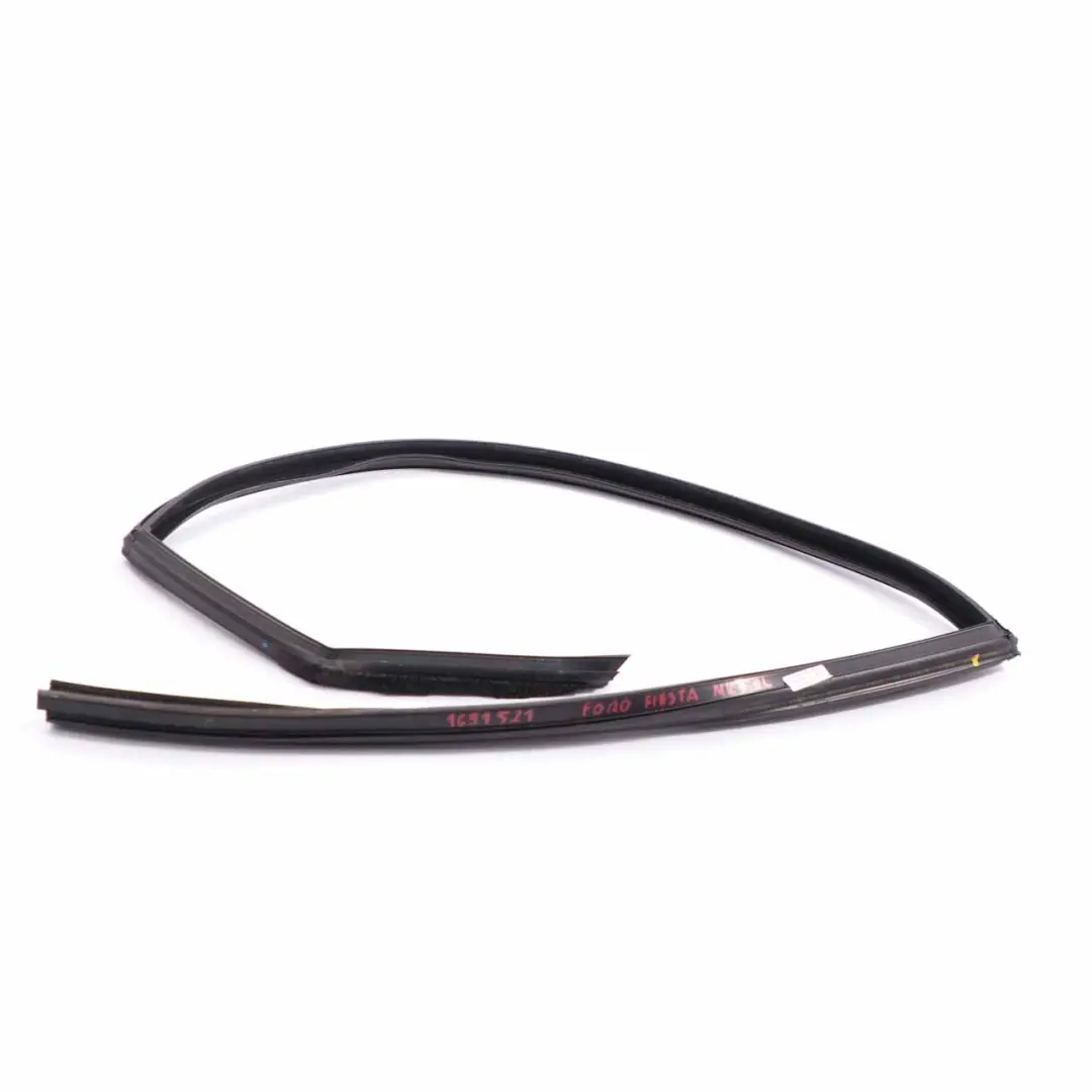 Burlete de Ventana Trasera Izquierda Burlete de Ventana para Ford Fiesta Mk7 con número de pieza 1691521 Ford Fiesta Mk7 Burlete de Ventana Trasera Izquierda Burlete de Ventana - SKU 1691521 - Número de pieza 1691521