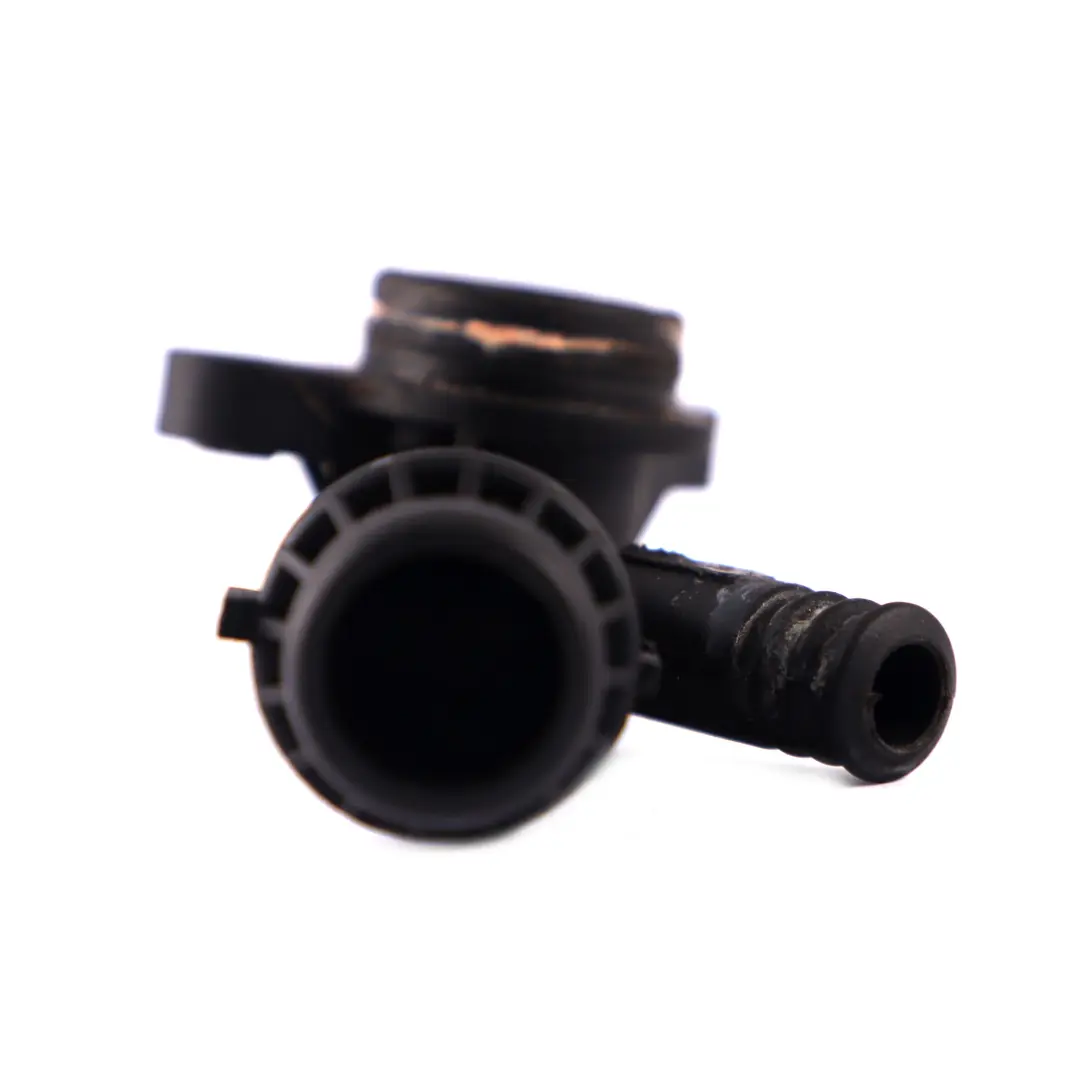 Benzina M43 Pompa acqua Termostato Conettore per BMW E46 318i con numero di parte 1708808 BMW E46 318i Benzina M43 Pompa acqua Termostato Conettore - SKU 1708808 - Numero di parte 1708808