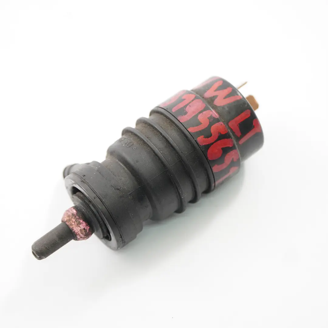 Bomba líquido limpiaparabrisas para VW LT 28-35 Transporter 4 Audi 80 100 con número de pieza 171955651 VW LT 28-35 Transporter 4 Audi 80 100 Bomba líquido limpiaparabrisas - SKU 171955651 - Número de pieza 171955651