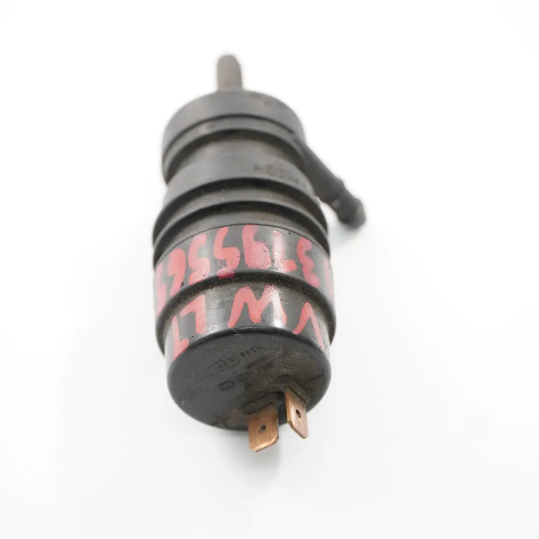 Pompe à liquide lave-glace pour VW LT 28-35 Transporter 4 Audi 80 100 à propos du numéro de pièce 171955651 VW LT 28-35 Transporter 4 Audi 80 100 Pompe à liquide lave-glace - SKU 171955651 - Numéro de pièce 171955651