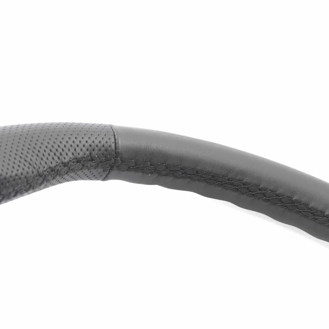 NUOVO Volante in pelle nera multifunzione per Ford Fiesta Mk7 con numero di parte 1734600 Ford Fiesta Mk7 NUOVO Volante in pelle nera multifunzione - SKU 1734600-1 - Numero di parte 1734600