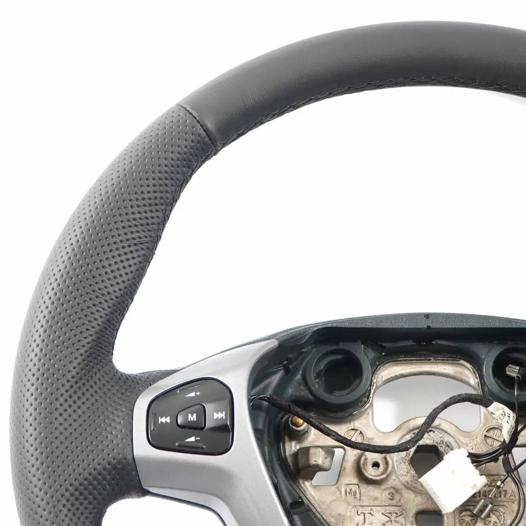 NOUVEAU Volant cuir noir multifonction pour Ford Fiesta Mk7 à propos du numéro de pièce 1734600 Ford Fiesta Mk7 NOUVEAU Volant cuir noir multifonction - SKU 1734600-1 - Numéro de pièce 1734600