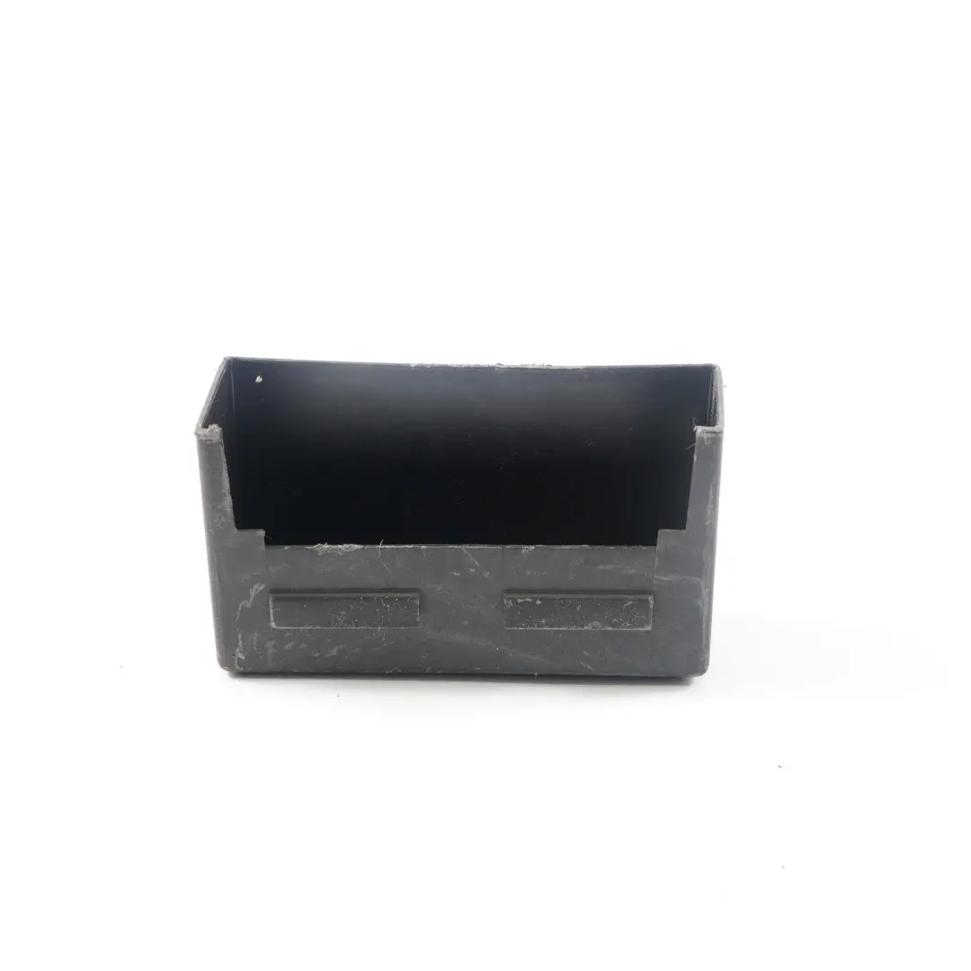 BMW E36 Boite de relais fusibles electrique recouvrement prise courant - SKU 1735752 - Numéro de pièce 1735752