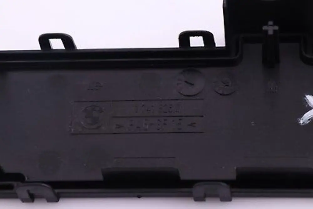  BMW5 7 Series E38 E39 Engine Wiring Cover Panel Trim Left N/S - SKU 1741826 - Part number 1741826