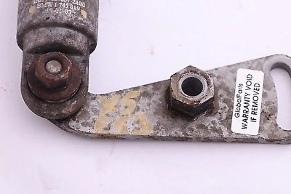 Staulippe Motorraumabschirmung per BMW 7 X5 E38 E53 con numero di parte 1745819 BMW 7 X5 E38 E53 Staulippe Motorraumabschirmung - SKU 1745819 - Numero di parte 1745819