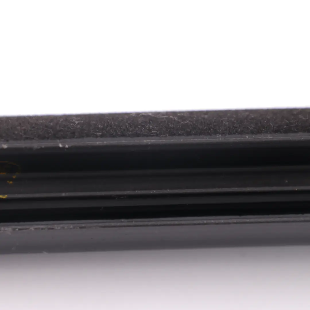 Joint de Vitrage Intérieur Arrière Droit Joint de Porte pour Ford Fiesta Mk7 à propos du numéro de pièce 1746920 Ford Fiesta Mk7 Joint de Vitrage Intérieur Arrière Droit Joint de Porte - SKU 1746920 - Numéro de pièce 1746920