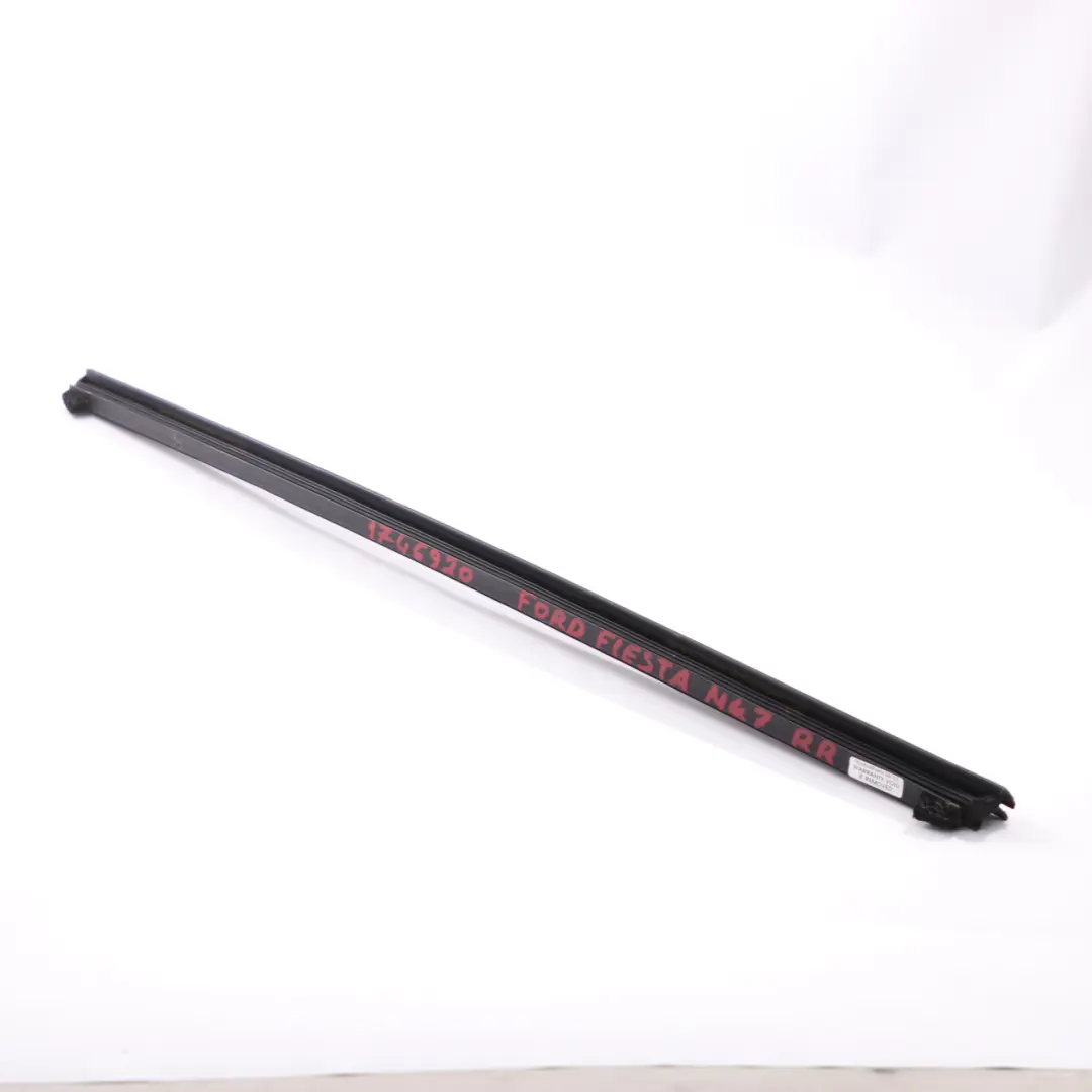 Ford Fiesta Mk7 Guarnizione Finestra Interna Posteriore Destra Striscia - SKU 1746920 - Numero di parte 1746920