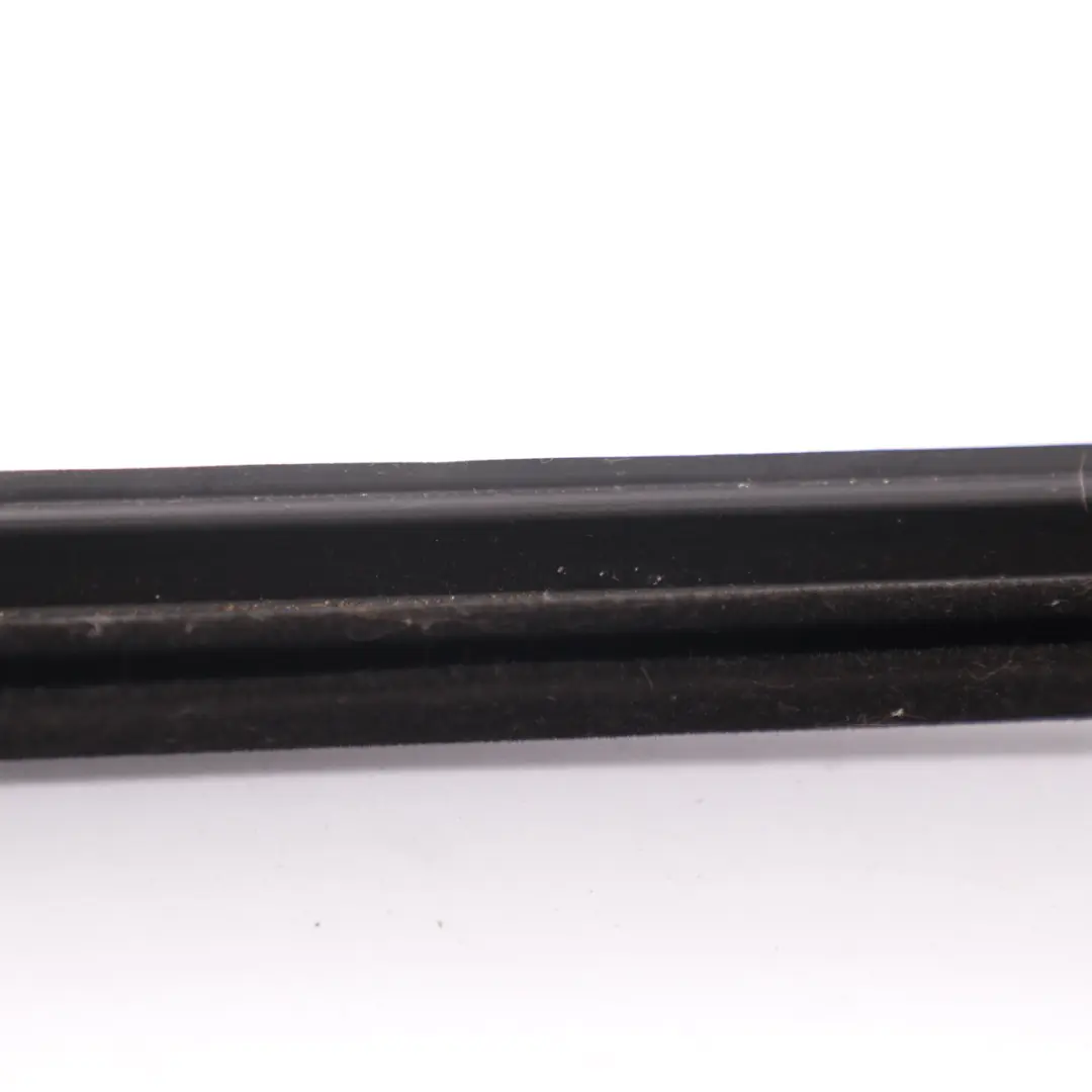 Ford Fiesta Guarnizione Finestra Interna Posteriore Sinistra Striscia - SKU 1746921 - Numero di parte 1746921