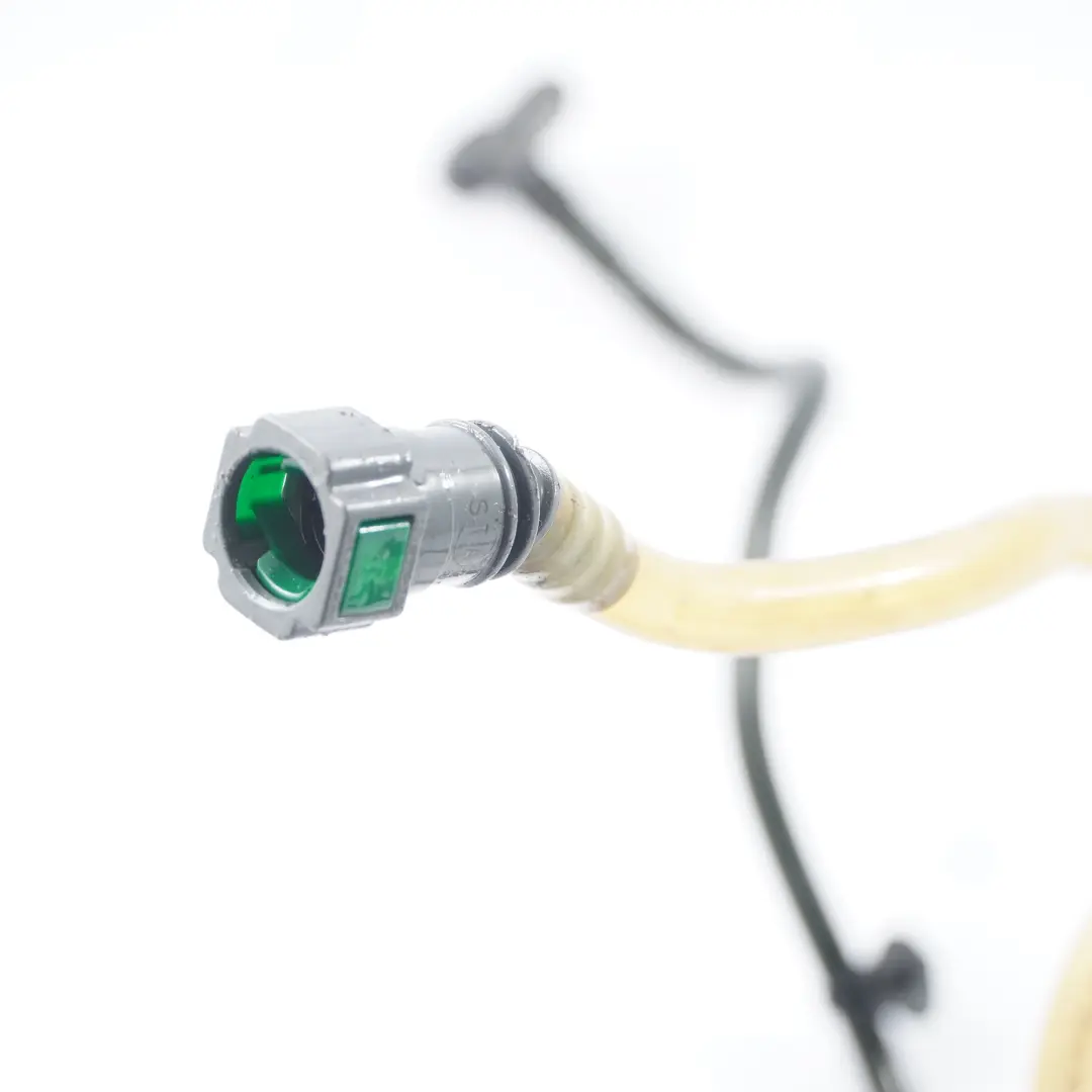 Hose Pipe Line to Renault Trafic II Opel Vivaro A 2.0 Diesel Fuel with Part number 175060111R Renault Trafic II Opel Vivaro A 2.0 Diesel Fuel Hose Pipe Line - SKU 175060111R - Part number 175060111R