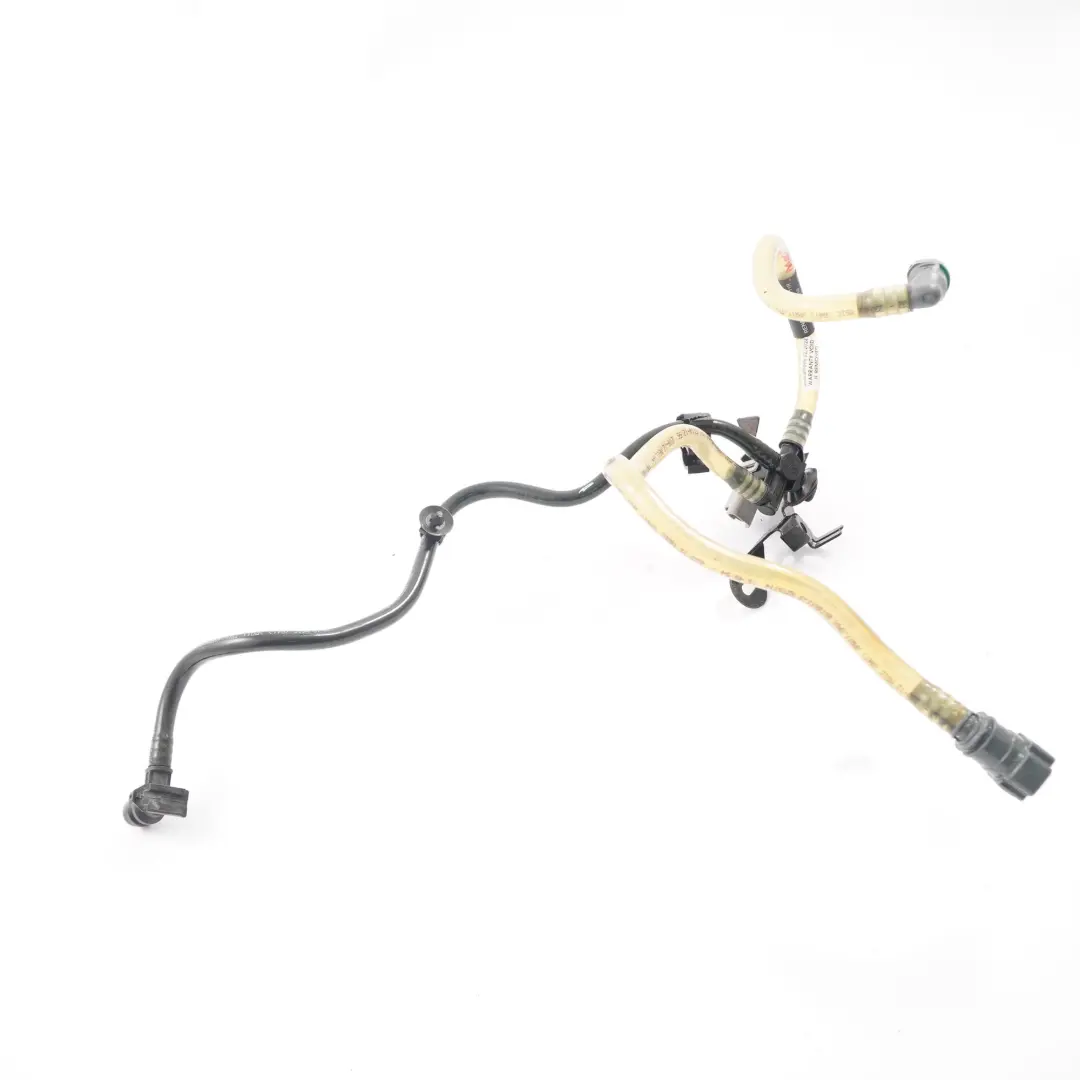 Tuyau d'alimentation carburant pour Renault Trafic II Opel Vivaro A 2.0 à propos du numéro de pièce 175060111R Renault Trafic II Opel Vivaro A 2.0 Tuyau d'alimentation carburant - SKU 175060111R - Numéro de pièce 175060111R