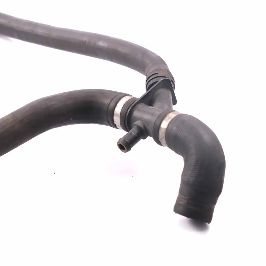 Tuyau d'eau Refroidissement du moteur Radiateur pour Ford Transit à propos du numéro de pièce 1750620 Ford Transit Tuyau d'eau Refroidissement du moteur Radiateur - SKU 1750620 - Numéro de pièce 1750620