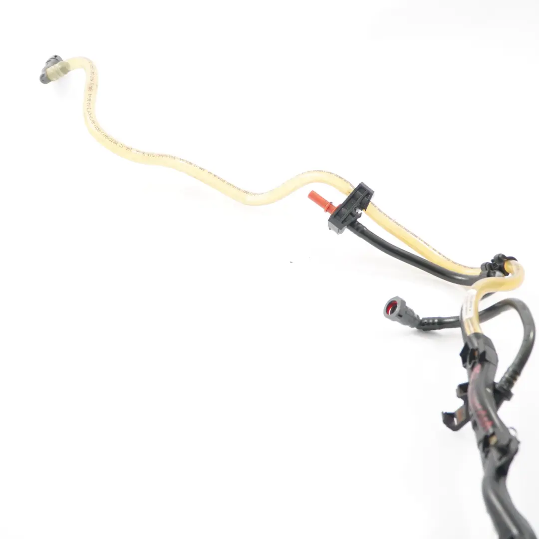 Tubo de combustible para Renault Trafic II Opel Vivaro A 2.0 Diesel con número de pieza 175127238R Renault Trafic II Opel Vivaro A 2.0 Diesel Tubo de combustible - SKU 175127238R - Número de pieza 175127238R