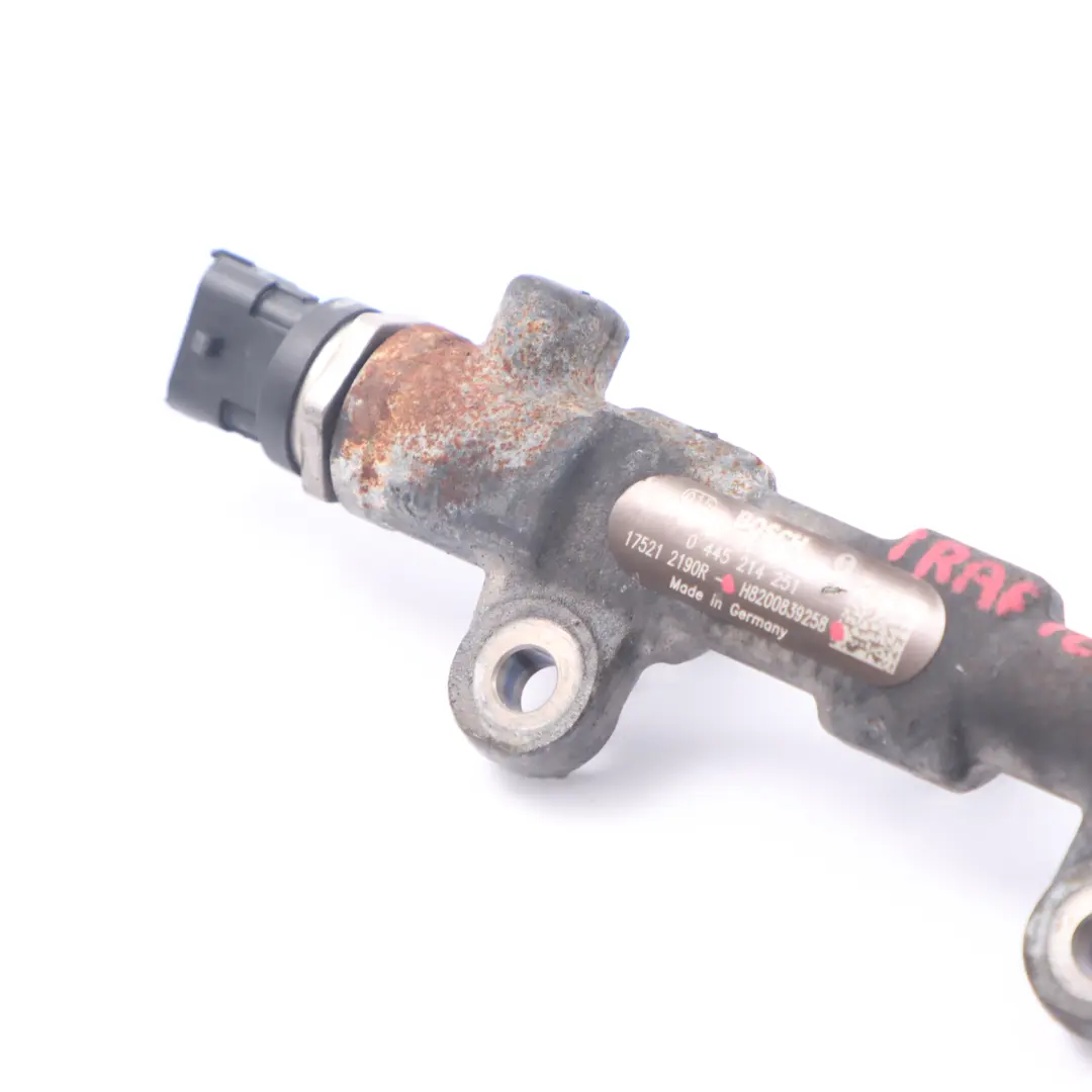 Rail Renault Trafic II 2.0 DCI Injection High Pressure Fuel Rail to Fuel with Part number 175212190R Fuel Rail Renault Trafic II 2.0 DCI Injection High Pressure Fuel Rail - SKU 175212190R - Part number 175212190R
