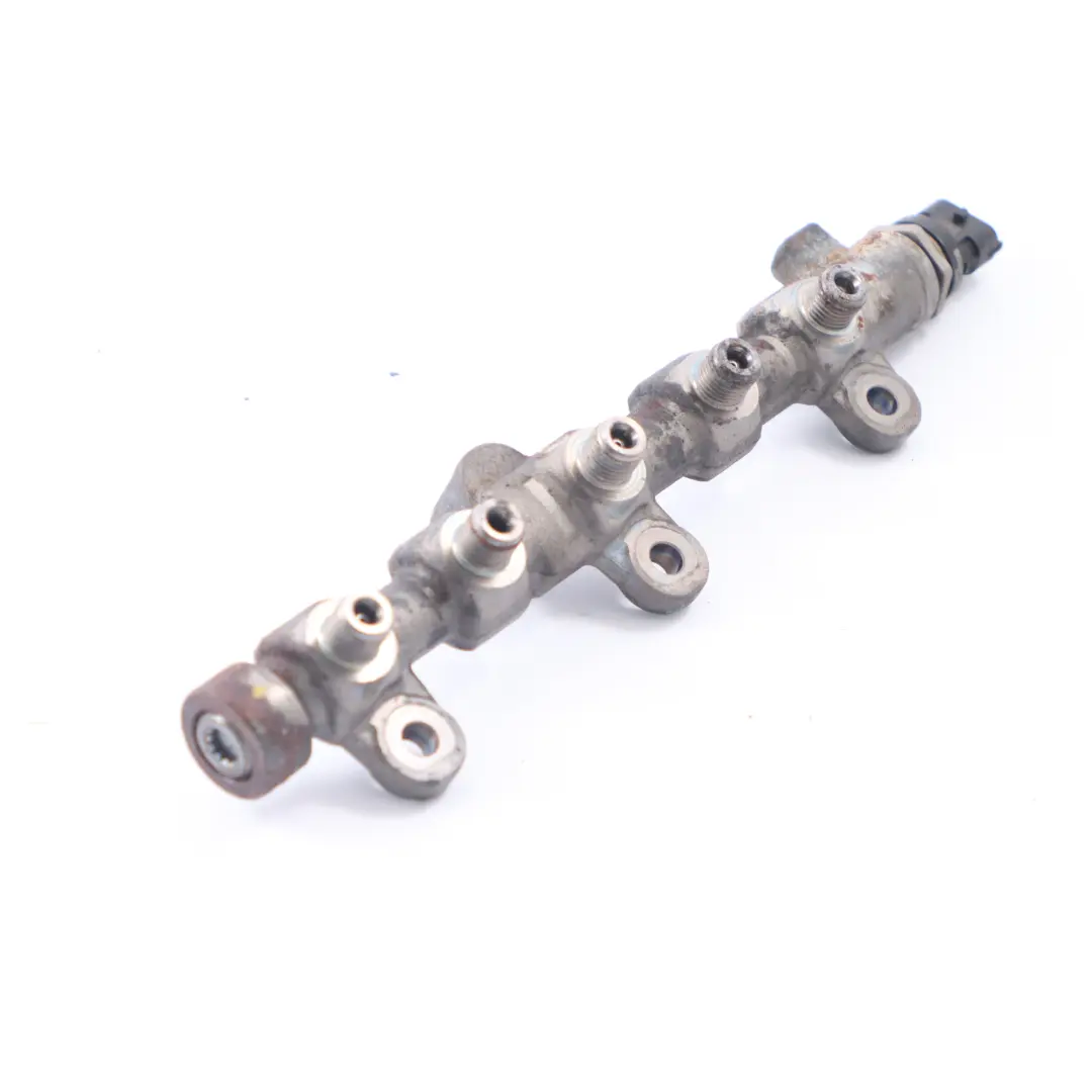 Rail de combustible Injection Alta Presión para Renault Trafic II 2.0 DCI con número de pieza 175212190R Renault Trafic II 2.0 DCI Rail de combustible Injection Alta Presión - SKU 175212190R - Número de pieza 175212190R