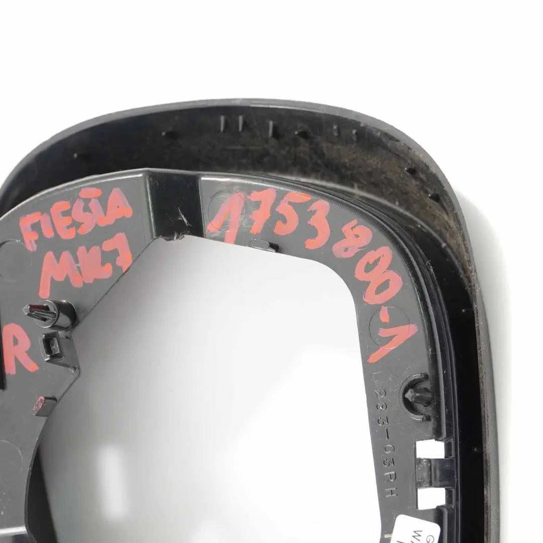 Rétroviseur Aile Base Cache Porte Droite pour Ford Fiesta MK7 à propos du numéro de pièce 1753800 Ford Fiesta MK7 Rétroviseur Aile Base Cache Porte Droite - SKU 1753800 - Numéro de pièce 1753800