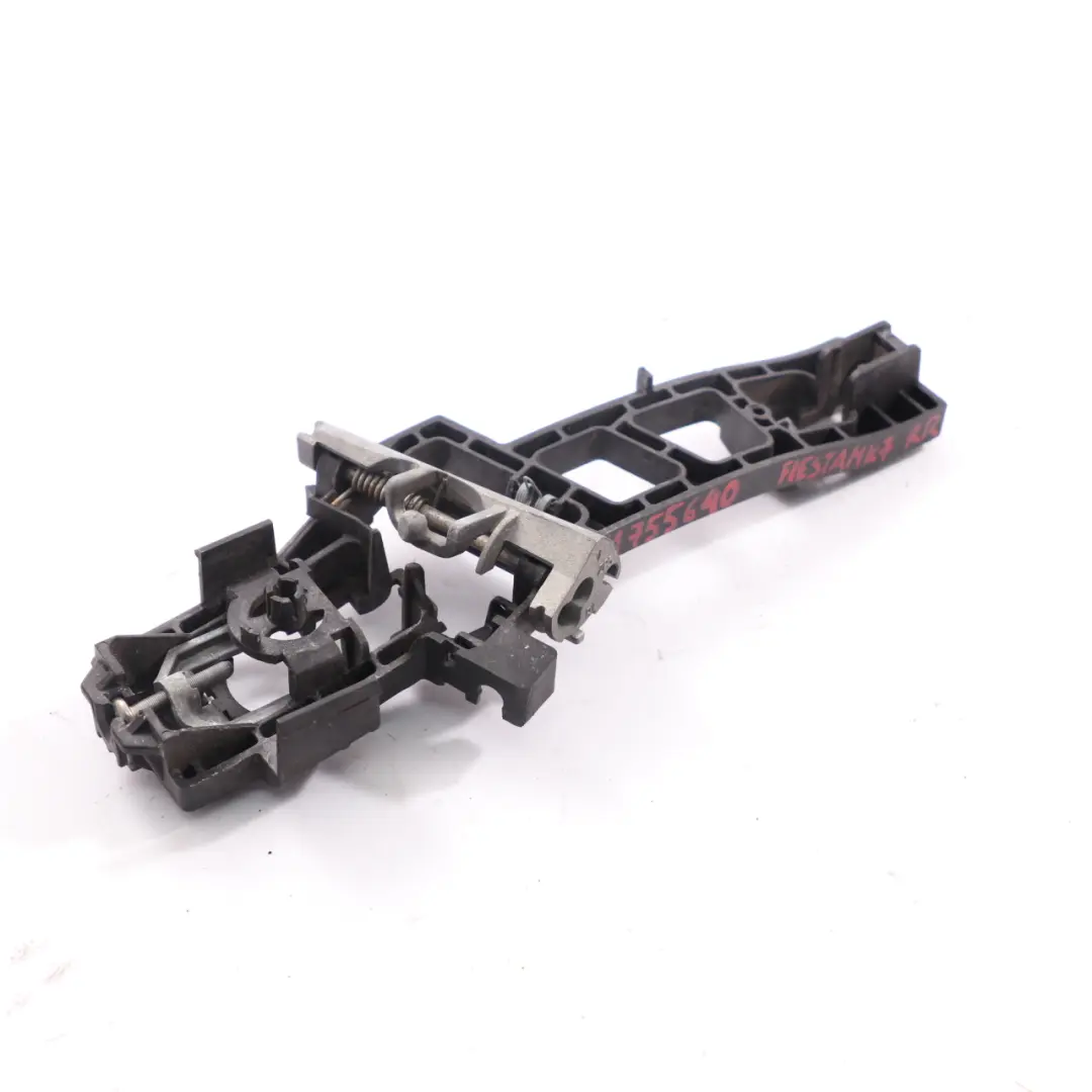 Mocowanie Klamki Drzwi Prawy Tył do Ford Fiesta MK7 o numerze 1755640 Ford Fiesta MK7 Mocowanie Klamki Drzwi Prawy Tył - SKU 1755640 - Numer Części 1755640