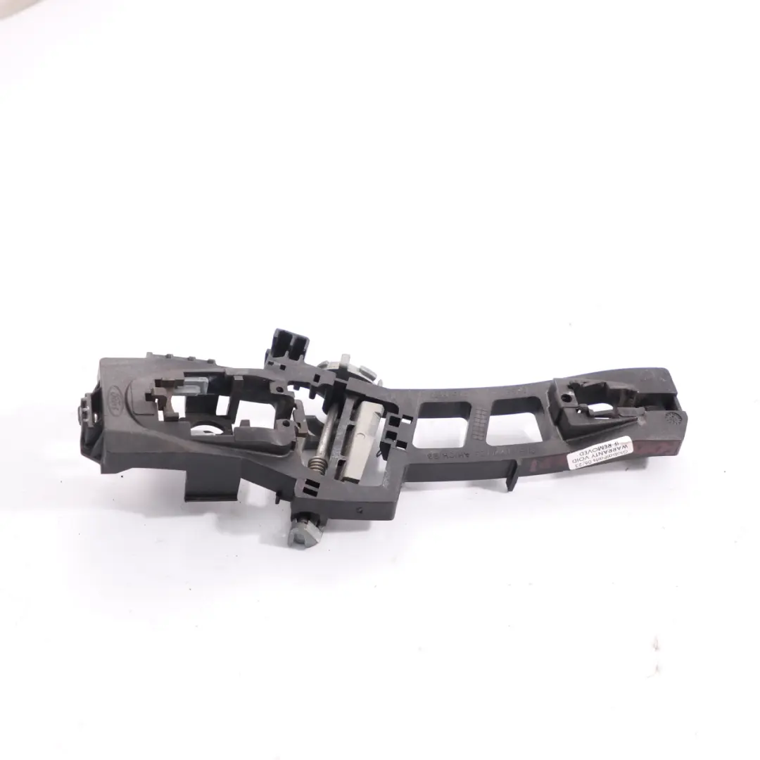 Mocowanie Klamki Drzwi Prawy Tył do Ford Fiesta MK7 o numerze 1755640 Ford Fiesta MK7 Mocowanie Klamki Drzwi Prawy Tył - SKU 1755640 - Numer Części 1755640