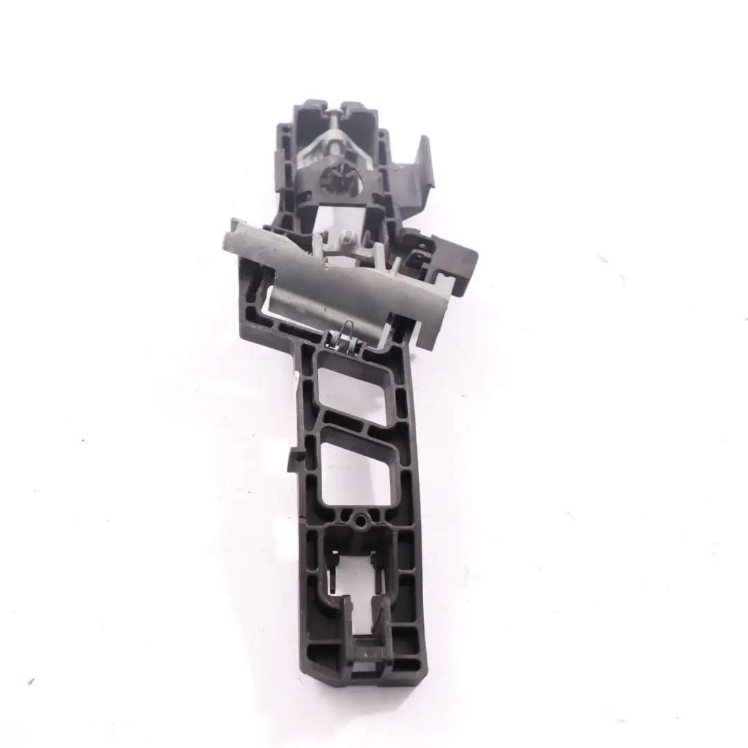 Uchwyt Klamki Drzwi Lewy Tył do Ford Fiesta MK7 o numerze 1755648 Ford Fiesta MK7 Uchwyt Klamki Drzwi Lewy Tył - SKU 1755648 - Numer Części 1755648