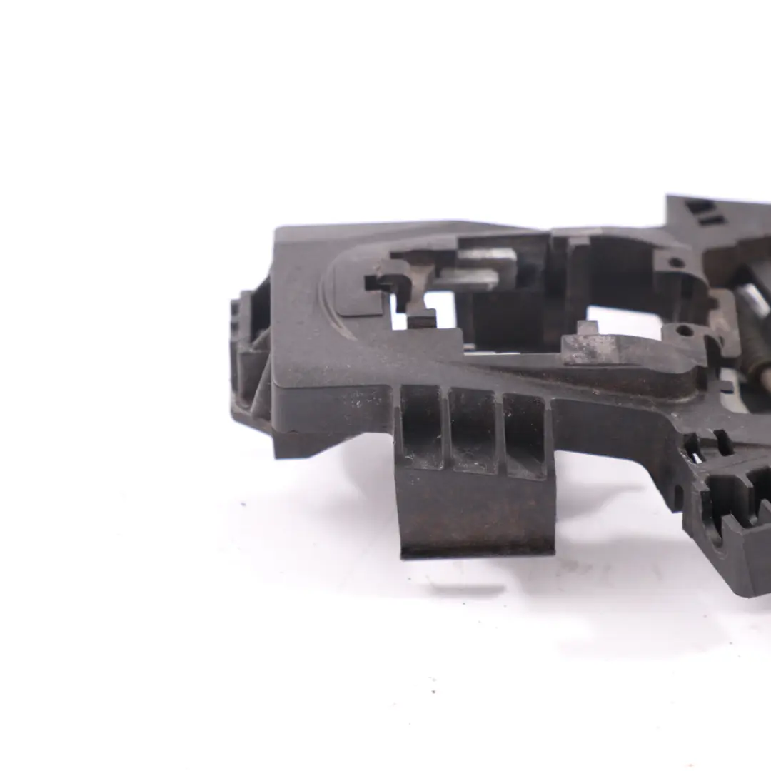 Asidero Puerta Trasera Izquierda Agarre Base para Ford Fiesta MK7 con número de pieza 1755648 Ford Fiesta MK7 Asidero Puerta Trasera Izquierda Agarre Base - SKU 1755648 - Número de pieza 1755648