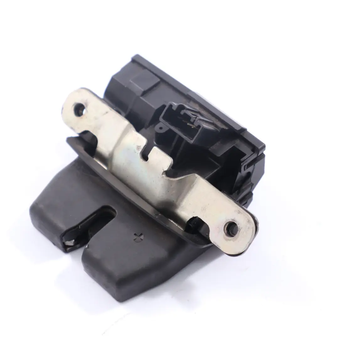 hayon arrière pour Ford Fiesta MK7 à propos du numéro de pièce 1761865 Ford Fiesta MK7 hayon arrière - SKU 1761865 - Numéro de pièce 1761865