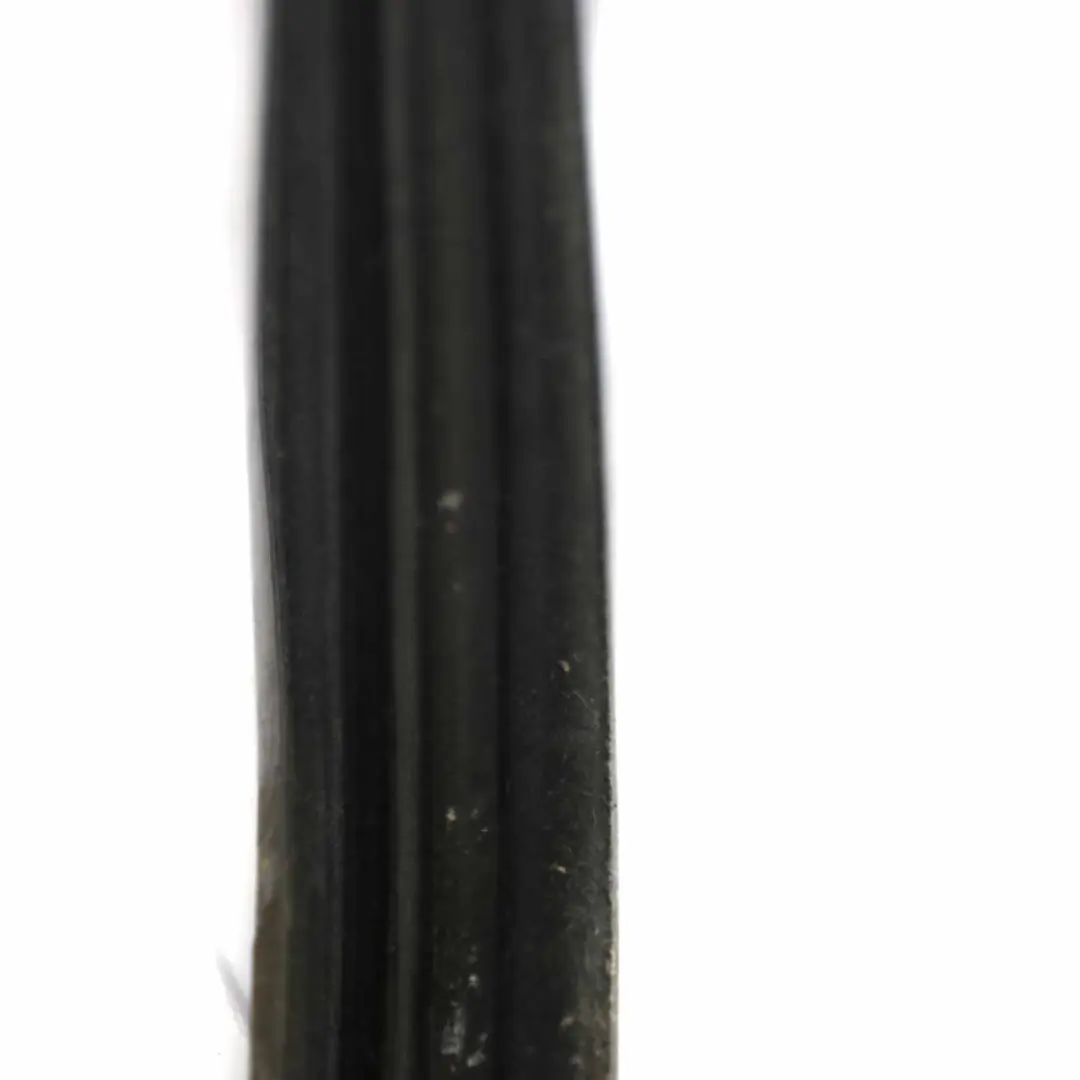 Porta finestra guarnizione anteriore destra guida telaio per Ford Fiesta MK7 con numero di parte 1767199 Ford Fiesta MK7 Porta finestra guarnizione anteriore destra guida telaio - SKU 1767199 - Numero di parte 1767199