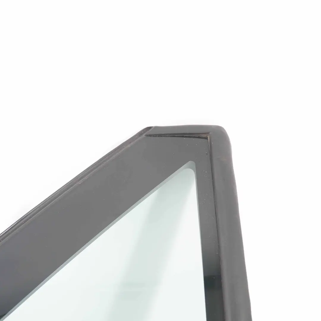 Window Quarter Glass Front Door Left N/S Glazing to Ford Transit MK7 with Part number 1819094 Ford Transit MK7 Window Quarter Glass Front Door Left N/S Glazing - SKU 1819094 - Part number 1819094