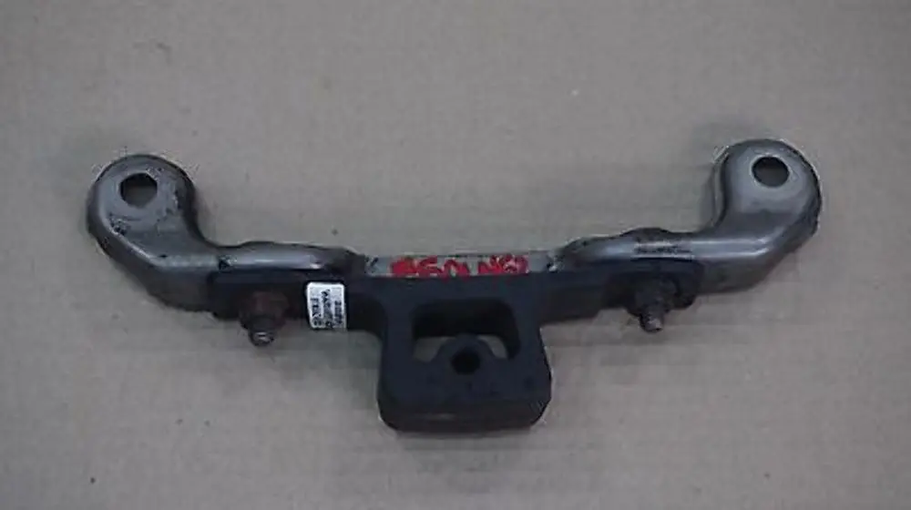 N62 Lamiera Supporto Presilenziatore per BMW E60 E63 con numero di parte 18207523966 18207505801 BMW E60 E63 N62 Lamiera Supporto Presilenziatore - SKU 18207523966 - Numero di parte 18207523966 18207505801