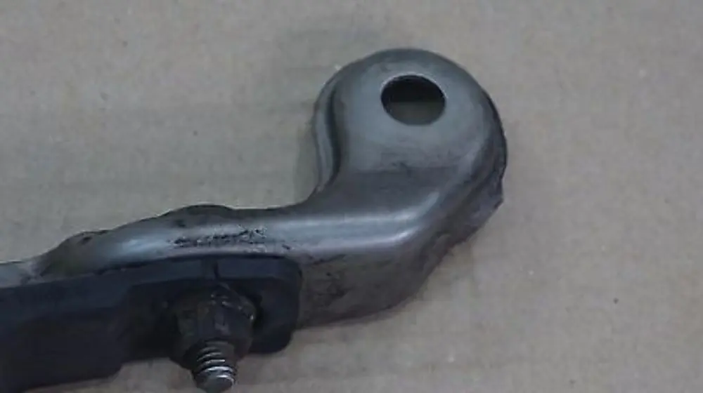 N62 Support de Silencieux d'Echappement Transmission Automatique pour BMW E60 E63 à propos du numéro de pièce 18207523966 18207505801 BMW E60 E63 N62 Support de Silencieux d'Echappement Transmission Automatique - SKU 18207523966 - Numéro de pièce 18207523966 18207505801