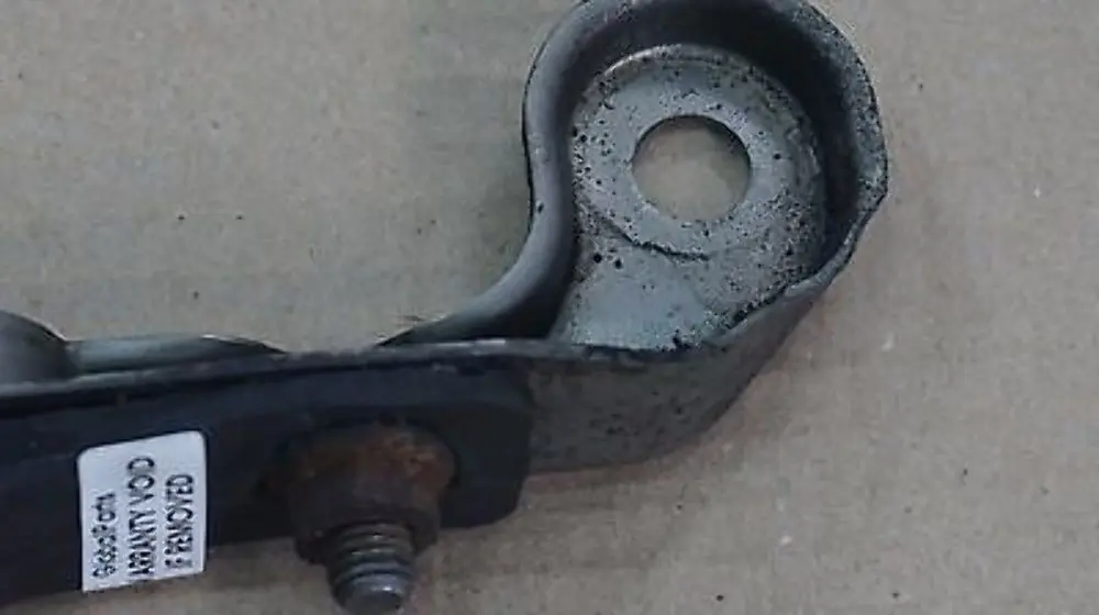 Guma łożysko mocowanie BMW E60 E62 7505801 do o numerze 18207523966 18207505801 Guma łożysko mocowanie BMW E60 E62 7505801 - SKU 18207523966 - Numer Części 18207523966 18207505801