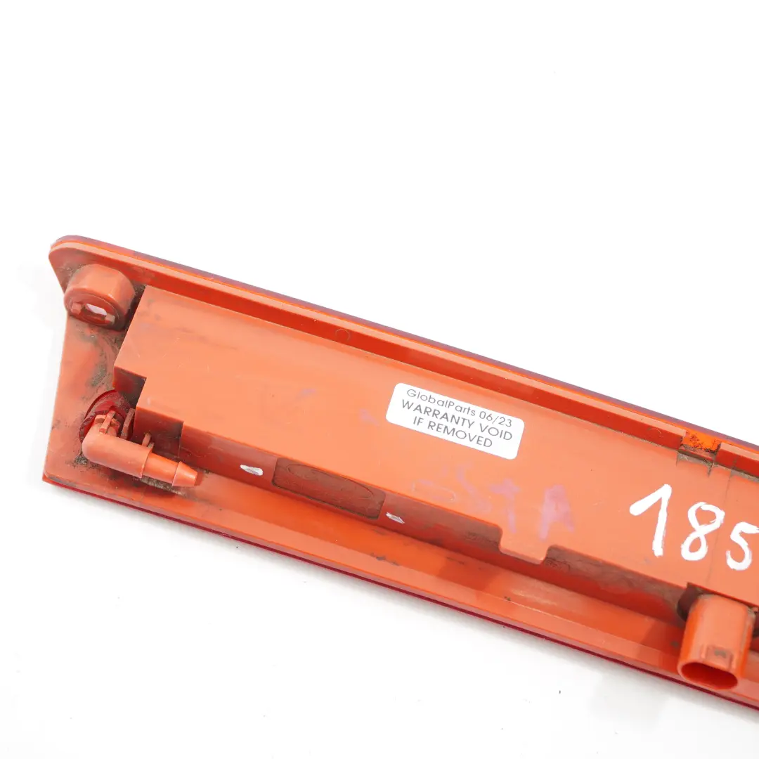 Trzecie Światło Stopu do Ford Fiesta MK7 o numerze 1852166 Ford Fiesta MK7 Trzecie Światło Stopu - SKU 1852166 - Numer Części 1852166