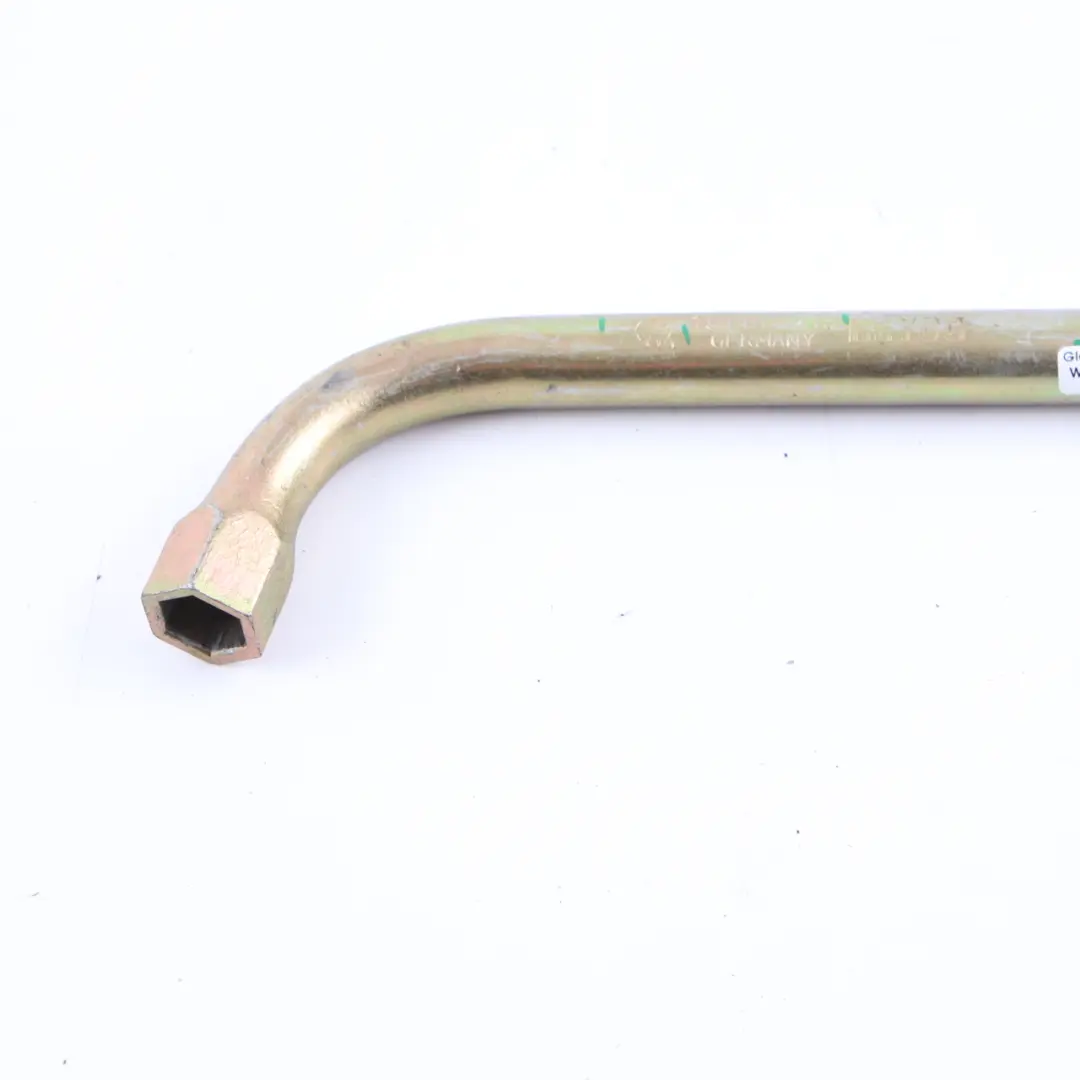 Radmuttern Schlüssel Volkswagen Golf 3 4 Werkzeug Rad Muttern Strebe für mit Teilenummer 191012219 Radmuttern Schlüssel Volkswagen Golf 3 4 Werkzeug Rad Muttern Strebe - SKU 191012219 - Teilenummer 191012219