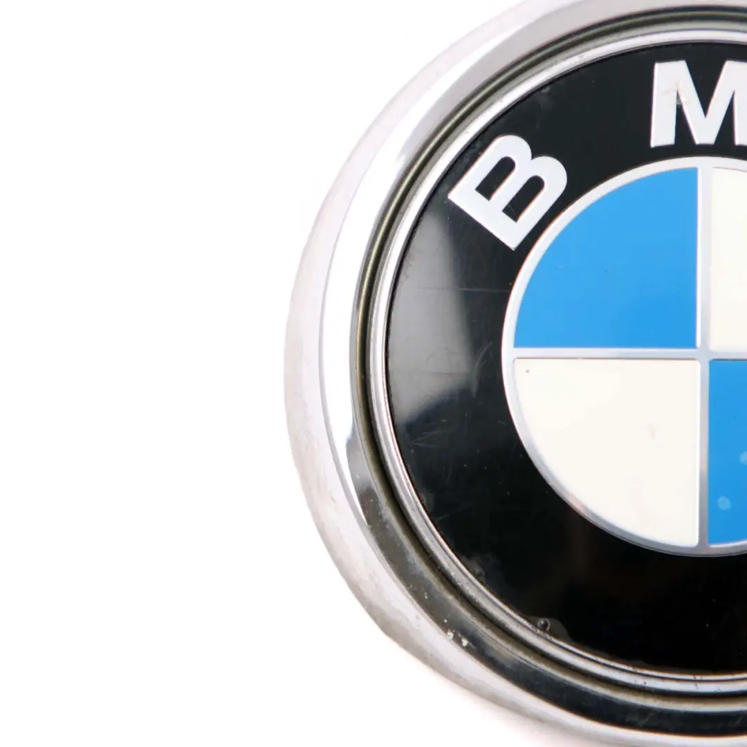 Placa Emblema Bota Insignia Tronco Tapa para BMW X5 E53 E65 E66 con número de pieza 1970248 BMW X5 E53 E65 E66 Placa Emblema Bota Insignia Tronco Tapa - SKU 1970248-1 - Número de pieza 1970248