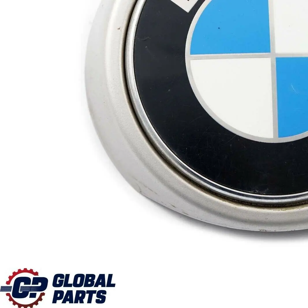 Plakette Heckklappe BMW Hinten 5114 für BMW 7 X5 er E53 E65 E66 mit Teilenummer 1970248 BMW 7 X5 er E53 E65 E66 Plakette Heckklappe BMW Hinten 5114 - SKU 1970248 - Teilenummer 1970248