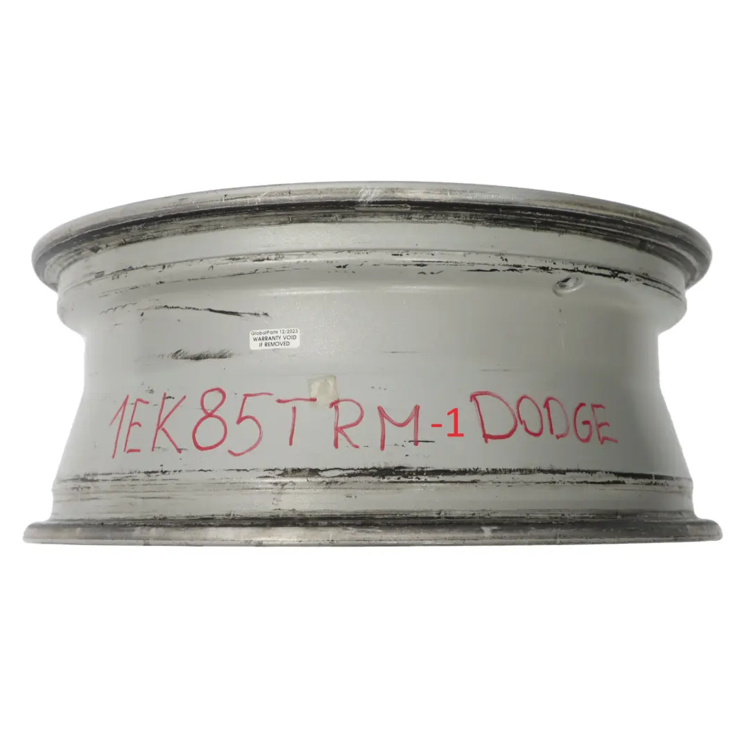 Srebrna Felga Aluminiowa 17" 6,5J ET:40 do Dodge Journey 1 o numerze 1EK85TRM Dodge Journey 1 Srebrna Felga Aluminiowa 17" 6,5J ET:40 - SKU 1EK85TRM-1 - Numer Części 1EK85TRM