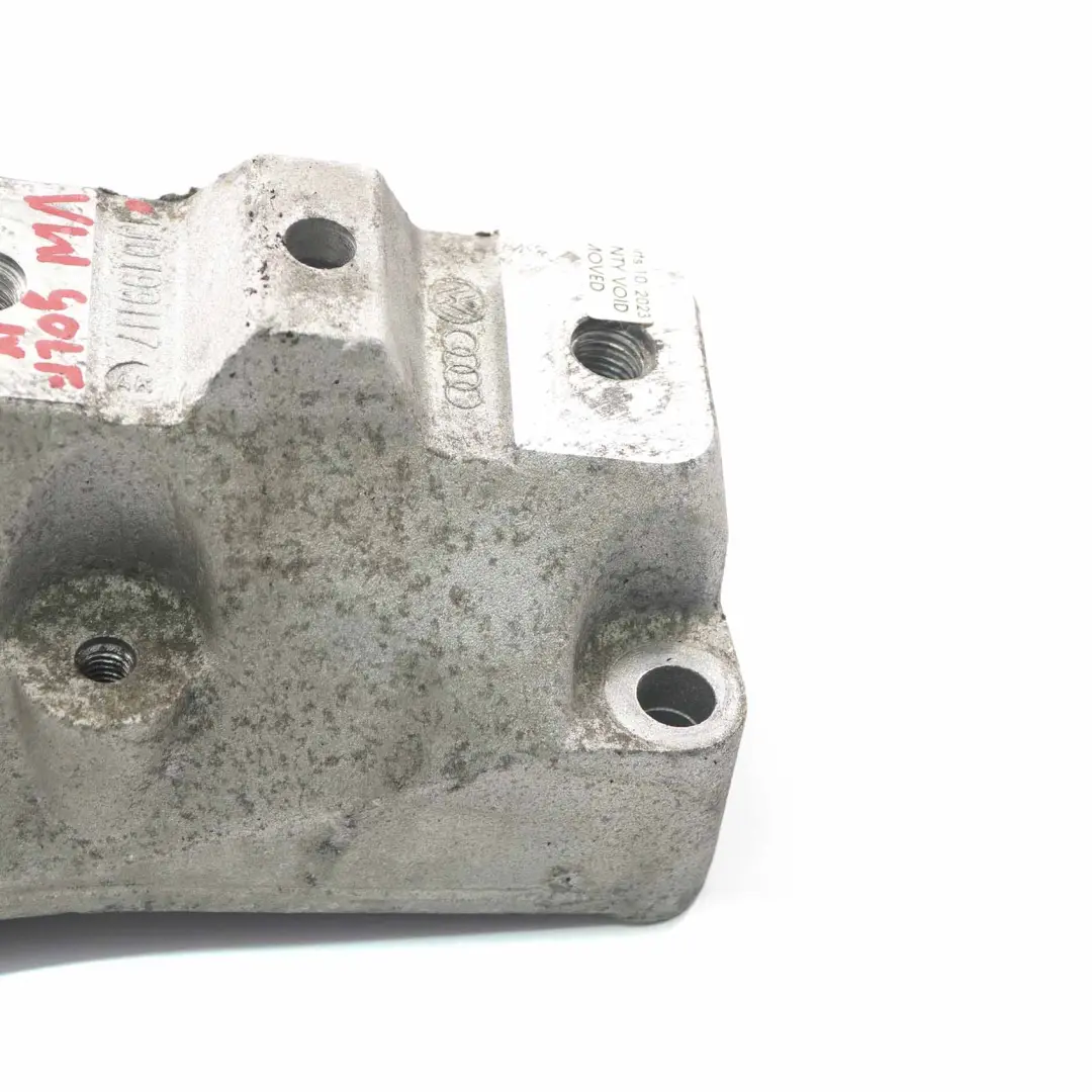 Łapa Wspornik Skrzyni do VW Volkswagen Golf 4 Audi A3 o numerze 1J0199117AK VW Volkswagen Golf 4 Audi A3 Łapa Wspornik Skrzyni - SKU 1J0199117AK - Numer Części 1J0199117AK