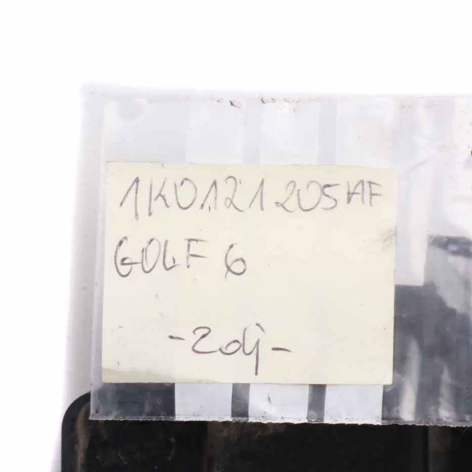 Motore Radiatore Ventola per VW Volkswagen Golf 6 1.6 TDI Diesel con numero di parte 1K0121205AF VW Volkswagen Golf 6 1.6 TDI Diesel Motore Radiatore Ventola - SKU 1K0121205AF - Numero di parte 1K0121205AF