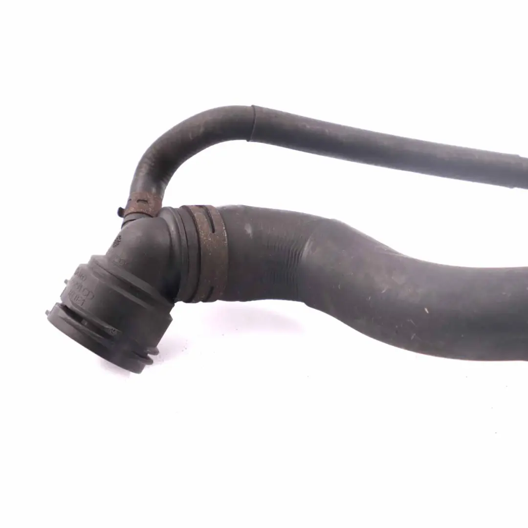 Tuyau d'eau Conduite de liquide du radiateur pour Audi A3 8P 1.6 TDI à propos du numéro de pièce 1K0122101FP Audi A3 8P 1.6 TDI Tuyau d'eau Conduite de liquide du radiateur - SKU 1K0122101FP - Numéro de pièce 1K0122101FP