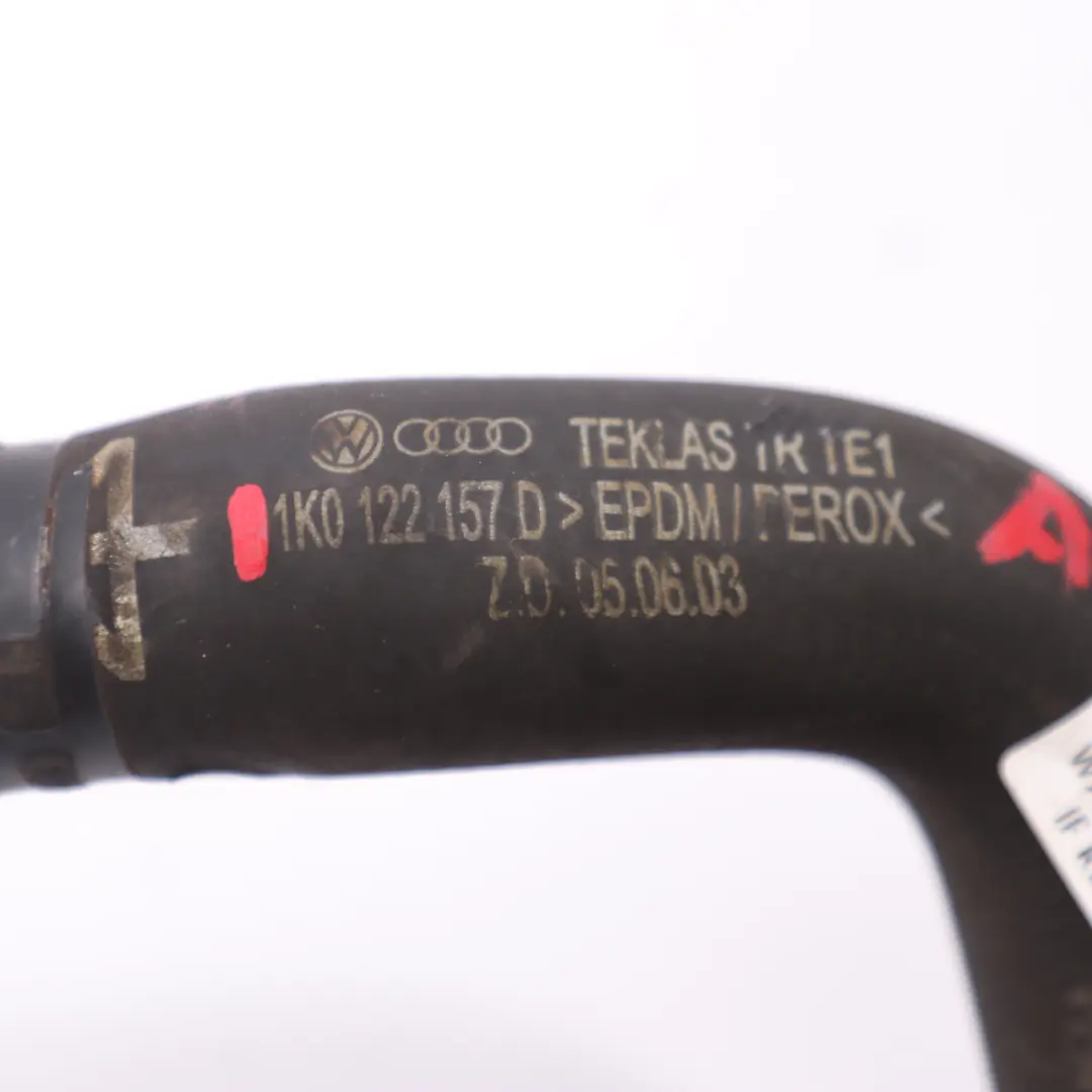 Audi A4 B7 2.0 TDI Tuyau d'eau refroidissement Ligne tuyauterie - SKU 1K0122157D - Numéro de pièce 1K0122157D
