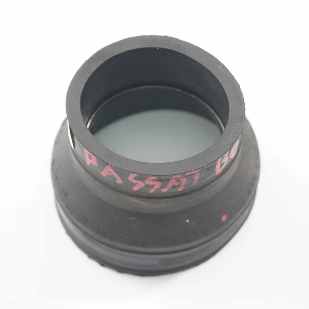 Przewód Łącznik Guma Chłodnicy Powietrza do VW Golf V TDI Passat B6 o numerze 1K0129627B VW Golf V TDI Passat B6 Przewód Łącznik Guma Chłodnicy Powietrza - SKU 1K0129627B - Numer Części 1K0129627B