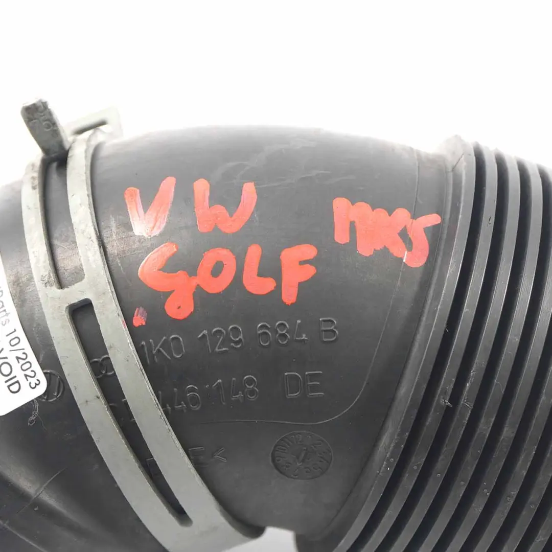 Tubo de admisión aire Línea de manguera para VW Volkswagen Golf 5 1.9 TDI con número de pieza 1K0129684B VW Volkswagen Golf 5 1.9 TDI Tubo de admisión aire Línea de manguera - SKU 1K0129684B - Número de pieza 1K0129684B