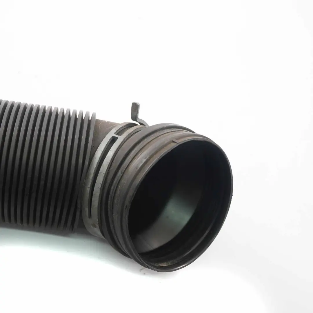 Manguera De Admisión De Aire Turbo para Audi A3 8P 2.0 TDI con número de pieza 1K0129684L Audi A3 8P 2.0 TDI Manguera De Admisión De Aire Turbo - SKU 1K0129684L - Número de pieza 1K0129684L