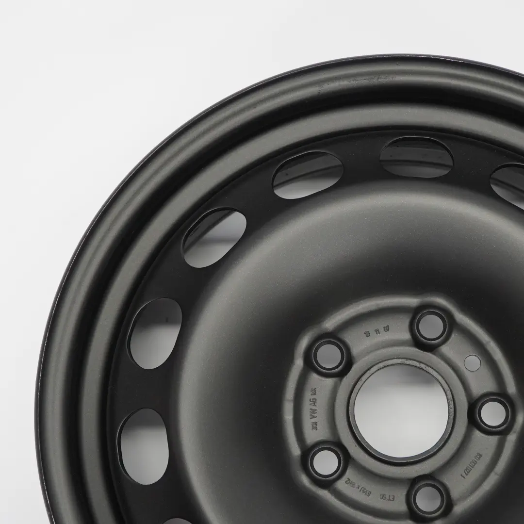 Cerchio in acciaio nero 16'' 6,5J ET:50 per VW Volkswagen Golf 5 con numero di parte 1K0601027J VW Volkswagen Golf 5 Cerchio in acciaio nero 16'' 6,5J ET:50 - SKU 1K0601027J - Numero di parte 1K0601027J